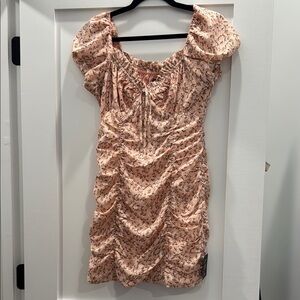 NWT Lulu’s Floral Pink Ruched Dress